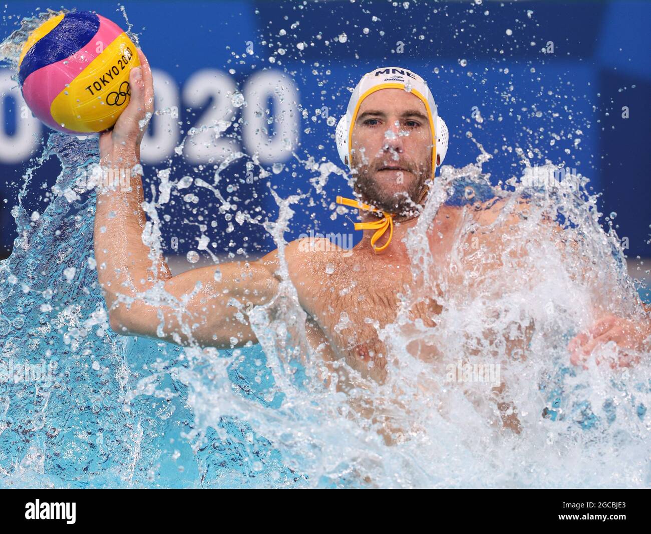 Tokyo, Japon. 8 août 2021. Aleksandar Ivovic, du Monténégro, participe à la compétition de water-polo entre le Monténégro et l'Italie lors des Jeux Olympiques de Tokyo en 2020 à Tokyo, au Japon, le 8 août 2021. Crédit: Wang Jingqiang/Xinhua/Alay Live News Banque D'Images