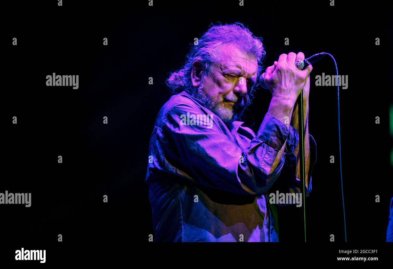 Robert Plant se présentant à l'hôtel de ville de Sheffield, Sheffield Banque D'Images