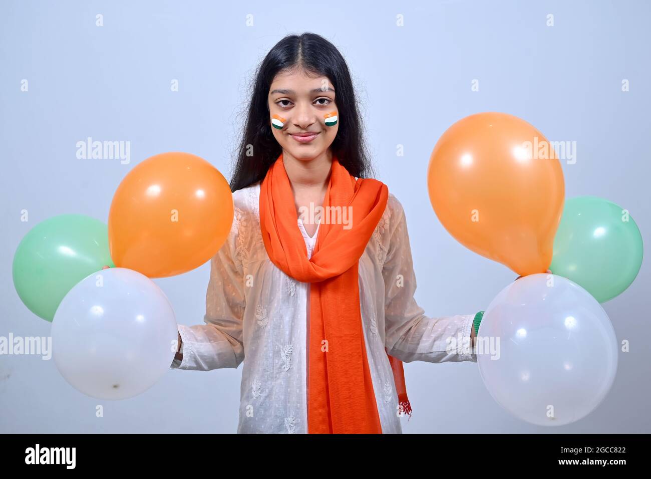 Adolescente indienne célébrant le jour de l'indépendance de l'Inde. Banque D'Images
