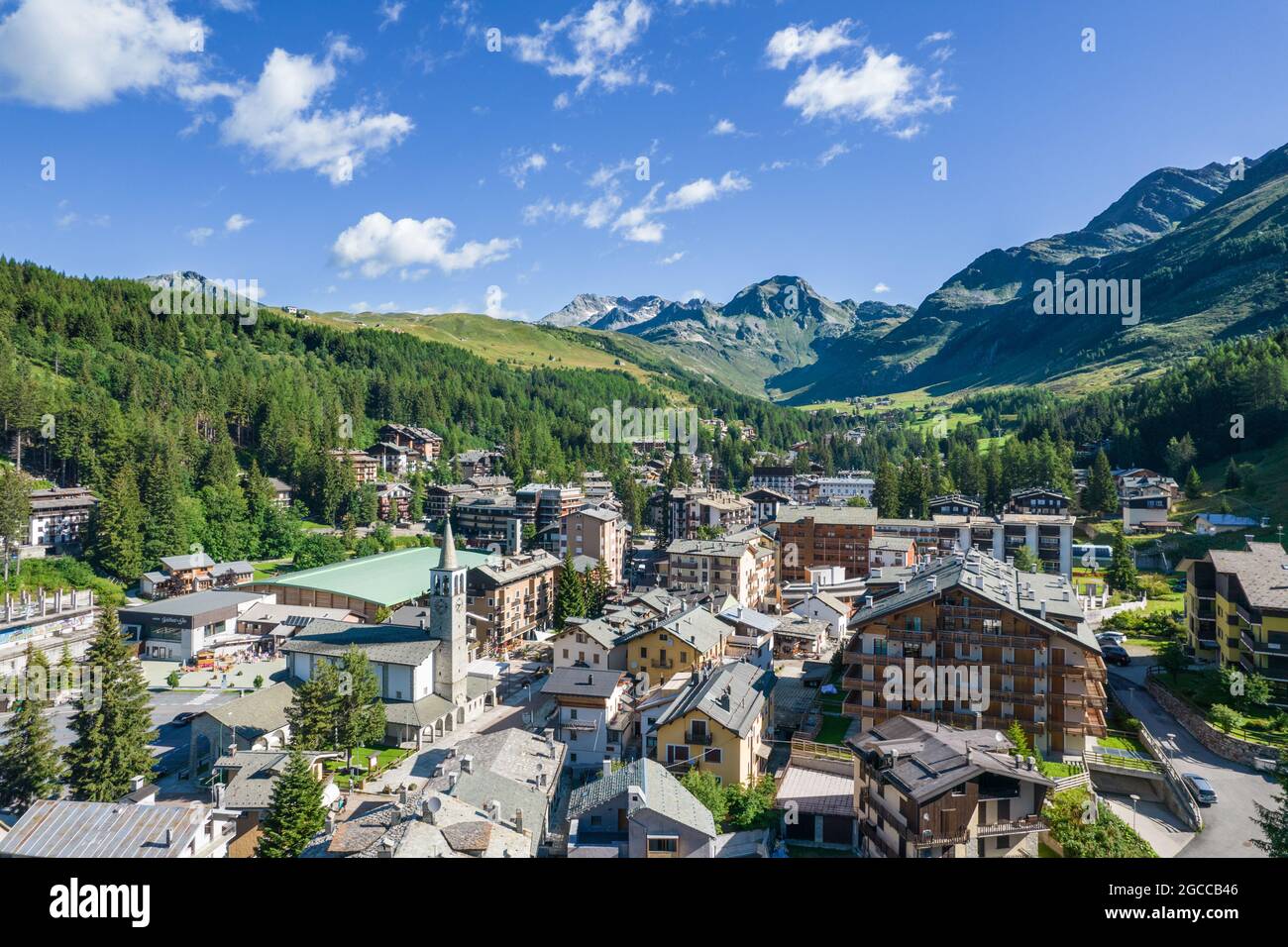 Vacances dans les Alpes italiennes, village de Madesimo Banque D'Images