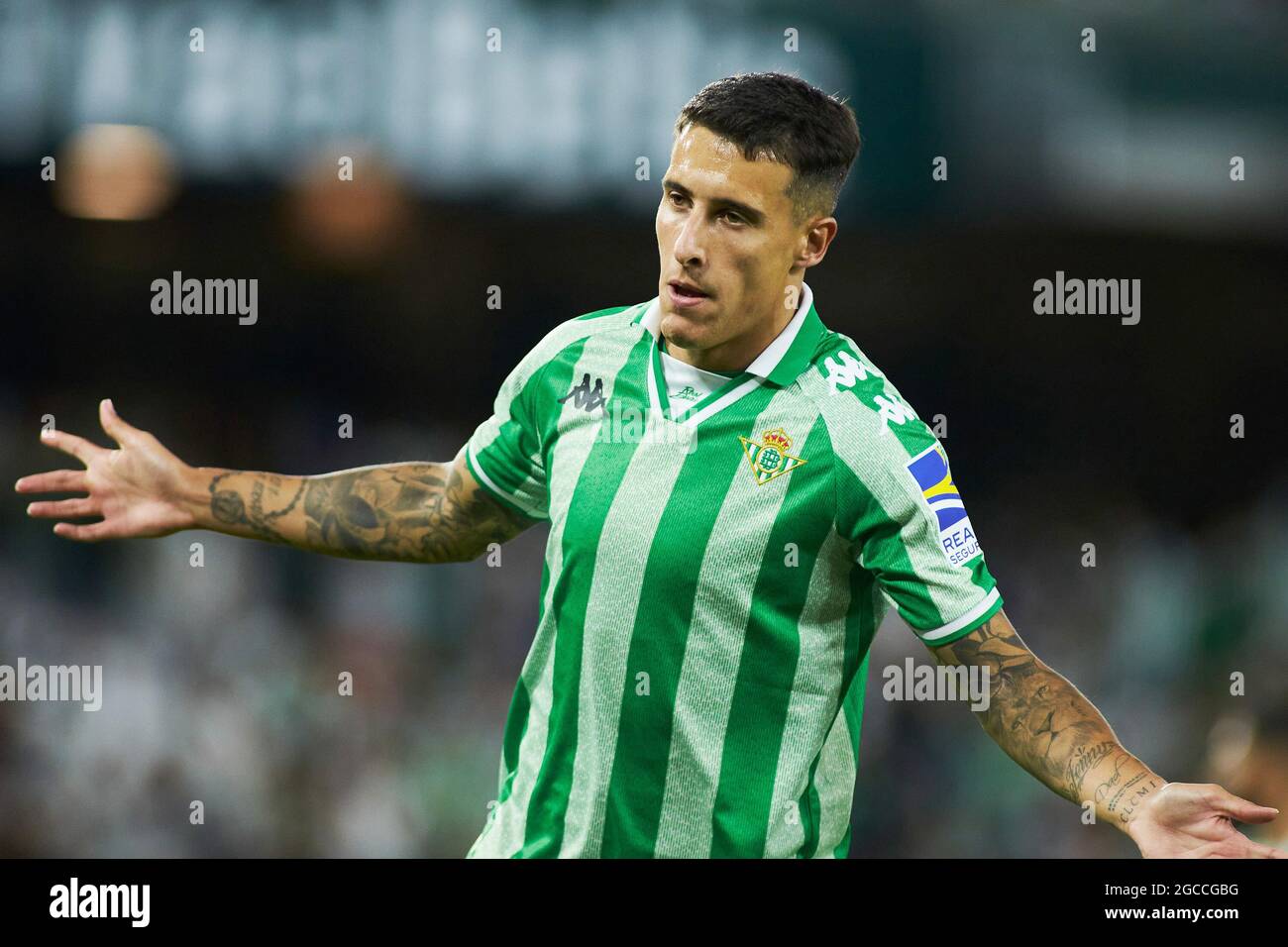 Cristian Tello de Real Betis célèbre un but lors du match de football pré-saison entre Real Betis Balompie et AS Roma le 7 août 2021 au stade Benito Villamarin à Séville, Espagne - photo Joaquin Corchero / Espagne DPPI / DPPI Banque D'Images