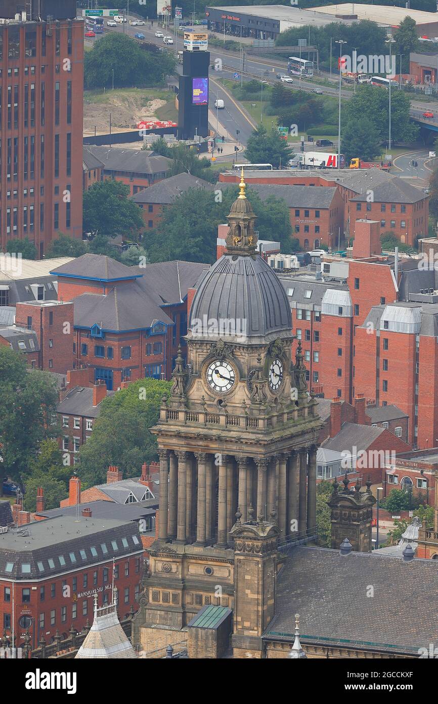 L'une des nombreuses vues sur le centre-ville de Leeds depuis le sommet du plus haut bâtiment du Yorkshire, « Altus House » Banque D'Images