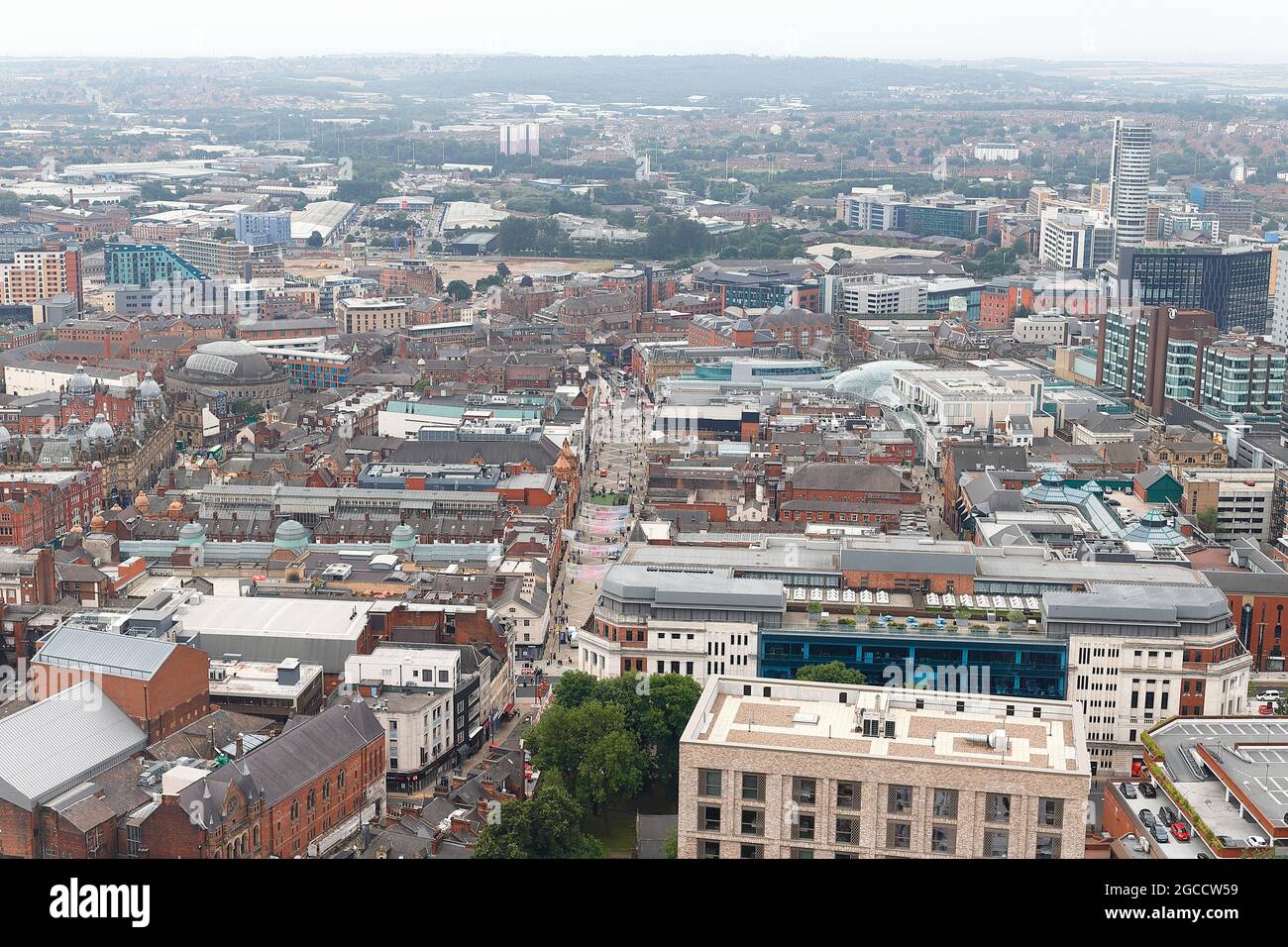 L'une des nombreuses vues sur le centre-ville de Leeds depuis le sommet du plus haut bâtiment du Yorkshire, « Altus House » Banque D'Images