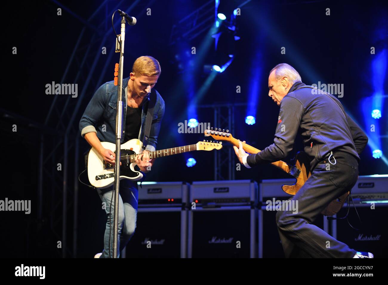 Le statu quo se déroule au Clumber Park Festival Banque D'Images