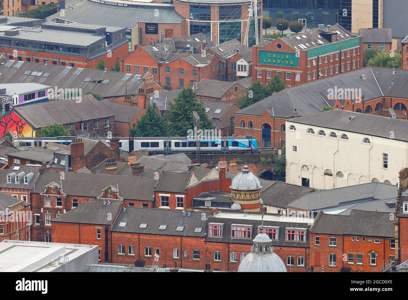 L'une des nombreuses vues sur le centre-ville de Leeds depuis le sommet du plus haut bâtiment du Yorkshire, « Altus House » Banque D'Images