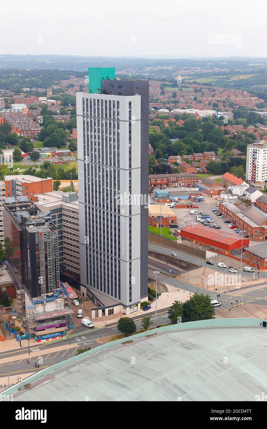 L'une des nombreuses vues sur le centre-ville de Leeds depuis le sommet du plus haut bâtiment du Yorkshire, « Altus House » Banque D'Images