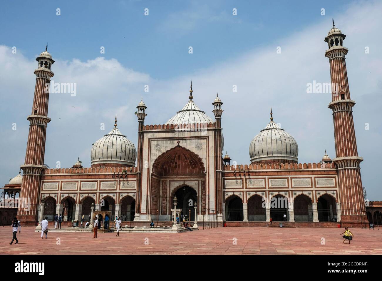 Delhi, Inde - août 2021 : la mosquée Jama Masjid de Delhi est la plus grande en Inde le 3 août 2021 à Delhi, Inde. Banque D'Images