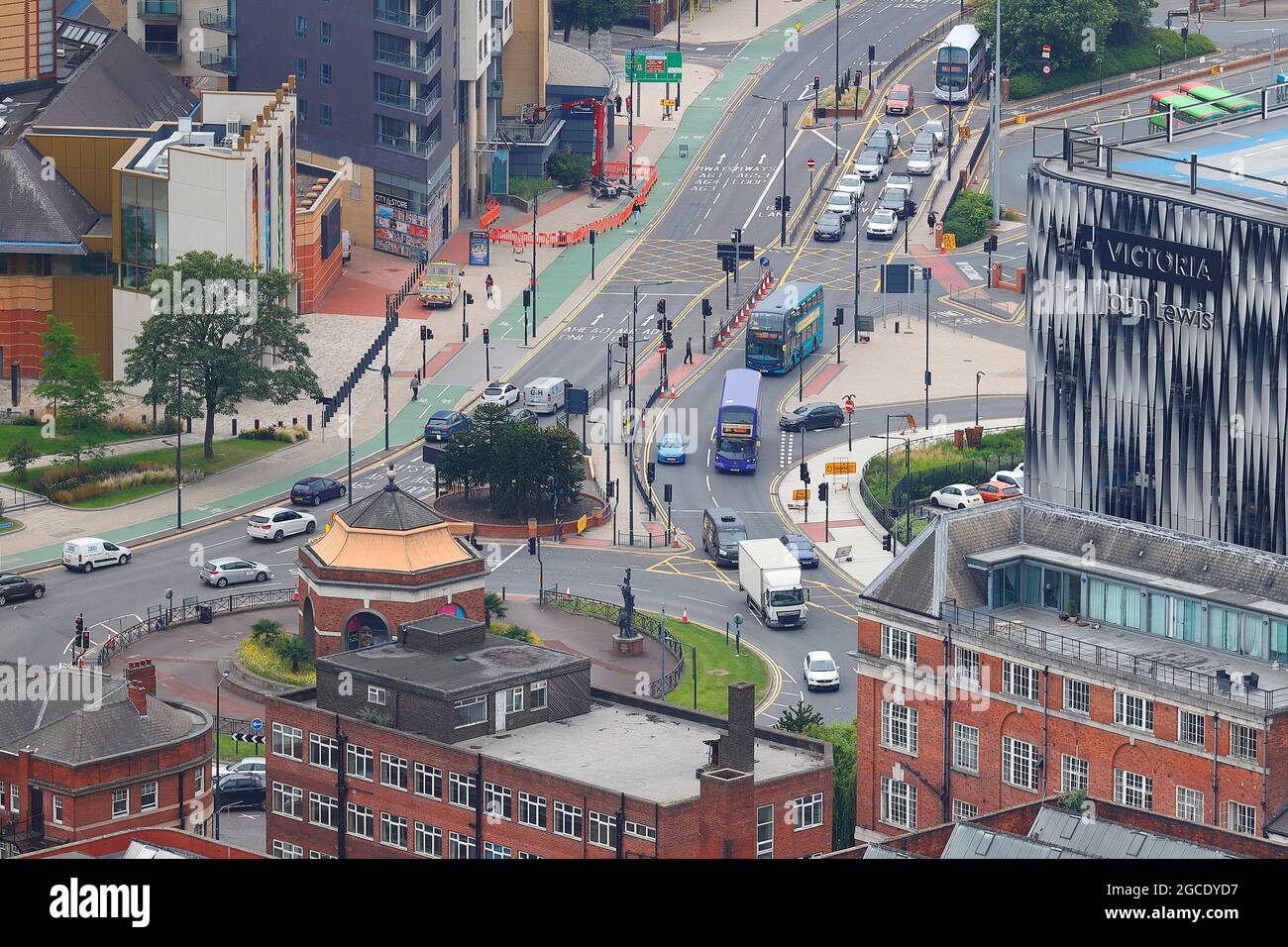 L'une des nombreuses vues sur le centre-ville de Leeds depuis le sommet du plus haut bâtiment du Yorkshire, « Altus House » Banque D'Images