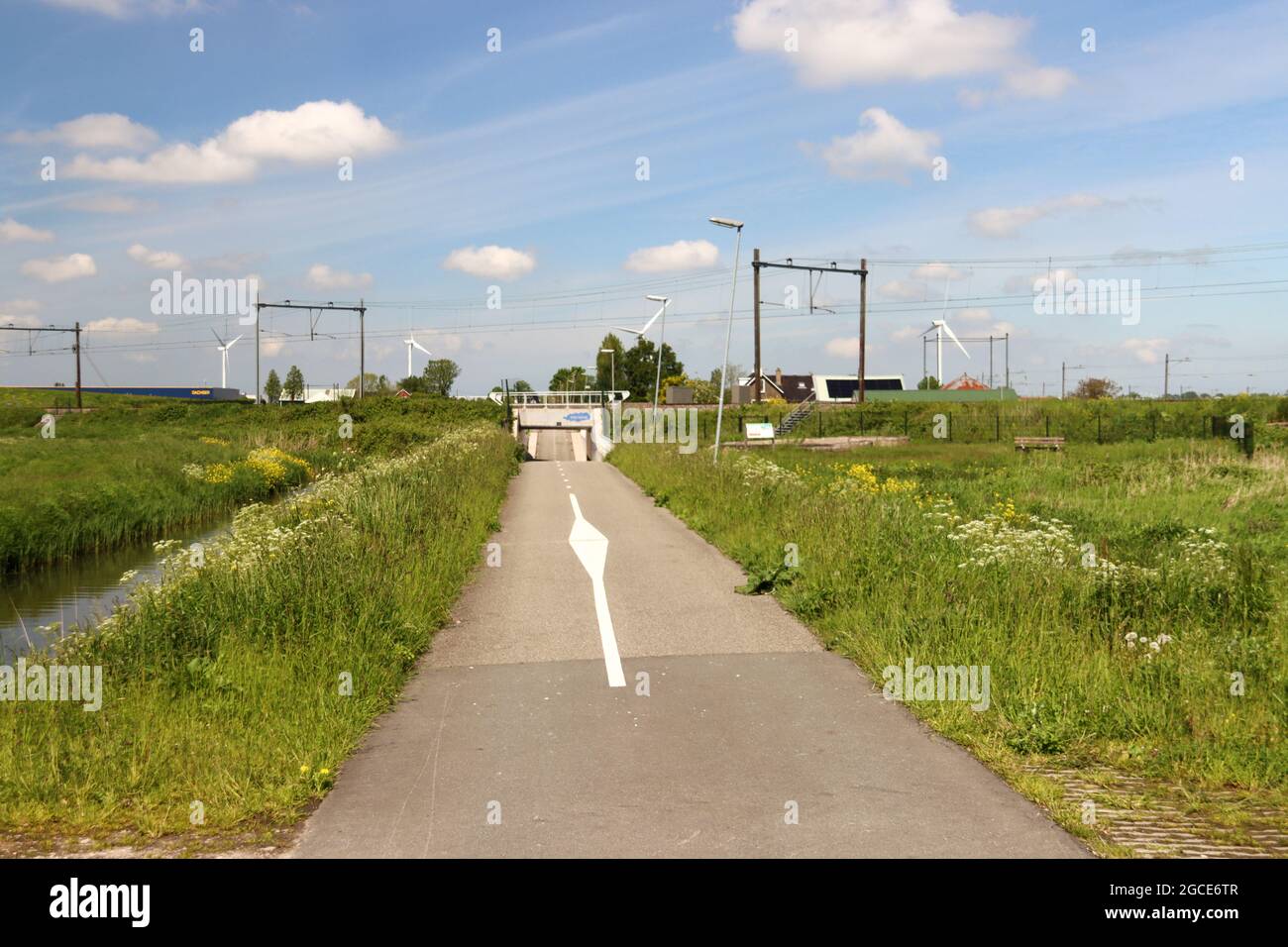 Tunnel sous la voie ferrée entre Gouda et la Haye à Zuidplaspolder où sera construit le nouveau village. Banque D'Images