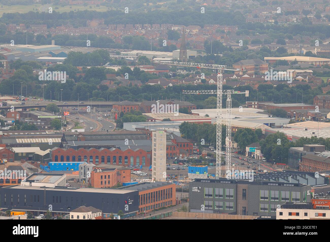 L'une des nombreuses vues sur le centre-ville de Leeds depuis le sommet du plus haut bâtiment du Yorkshire, « Altus House » Banque D'Images