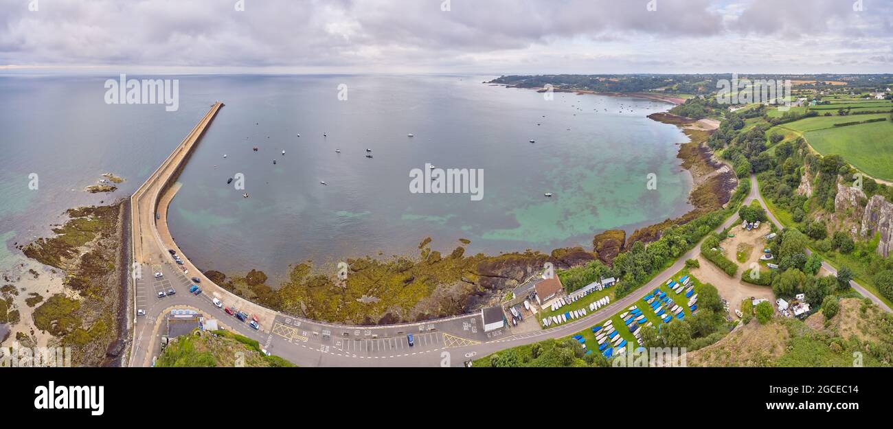 Vue aérienne de la baie de St Cahrerine tôt le matin. Banque D'Images