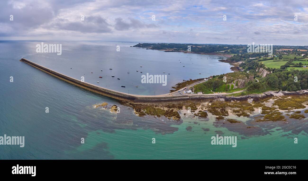 Vue aérienne du brise-lames de St Cahrerine tôt le matin depuis le Northing vers le sud. Banque D'Images