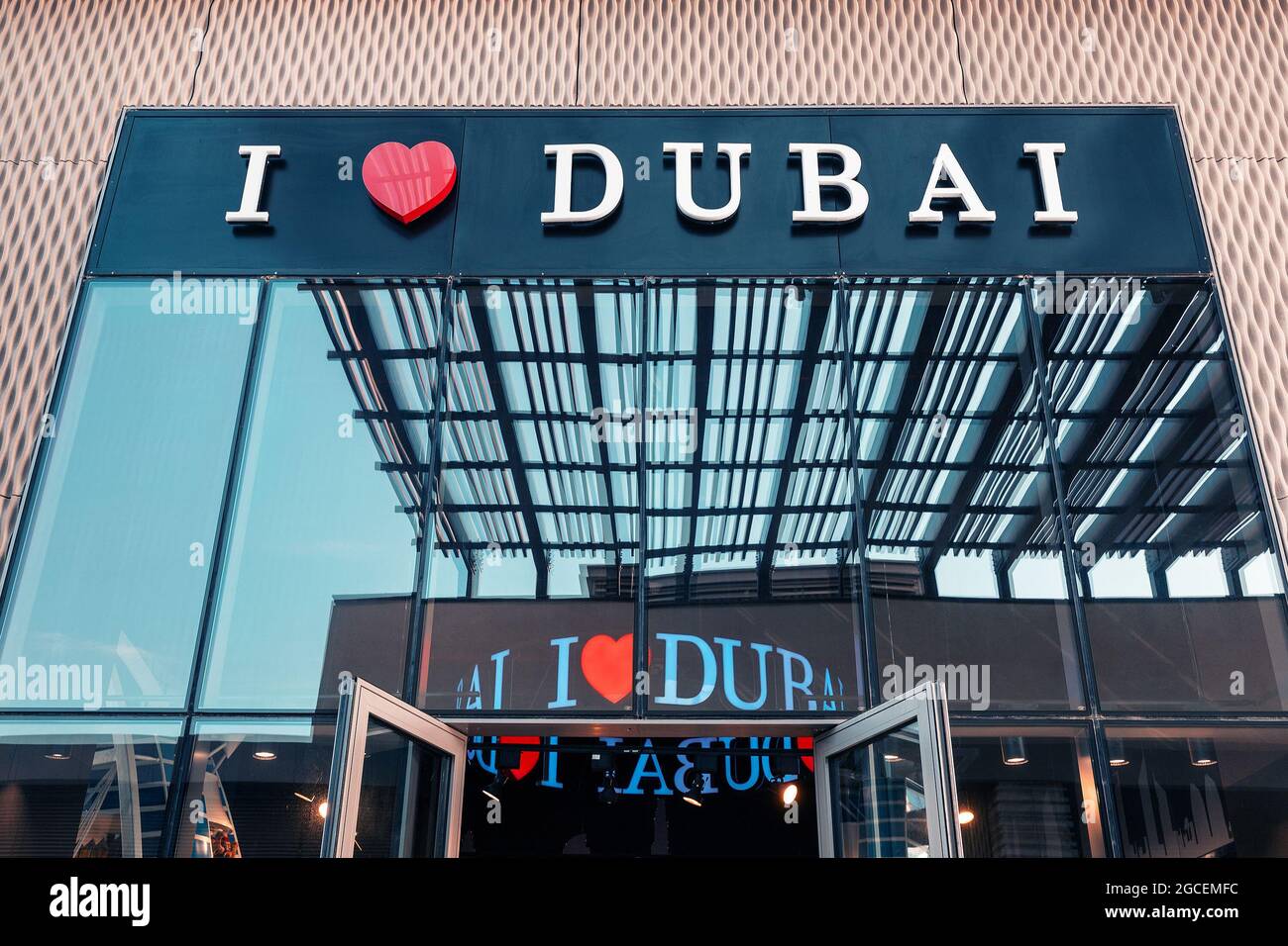 22 février 2021, Dubaï, Émirats arabes Unis : J'aime l'entrée à la boutique de souvenirs de Dubaï Banque D'Images