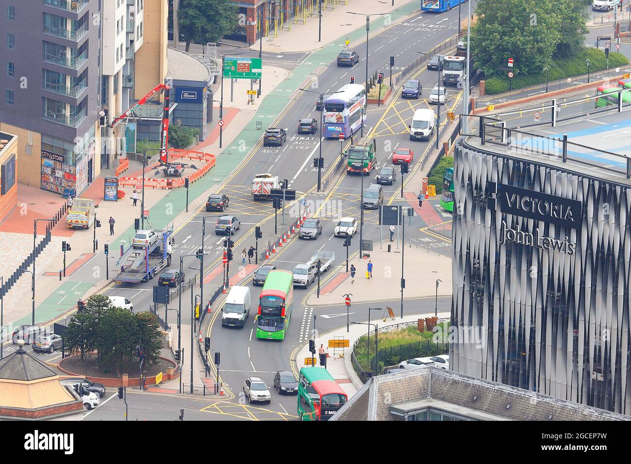 L'une des nombreuses vues sur le centre-ville de Leeds depuis le sommet du plus haut bâtiment du Yorkshire, « Altus House » Banque D'Images
