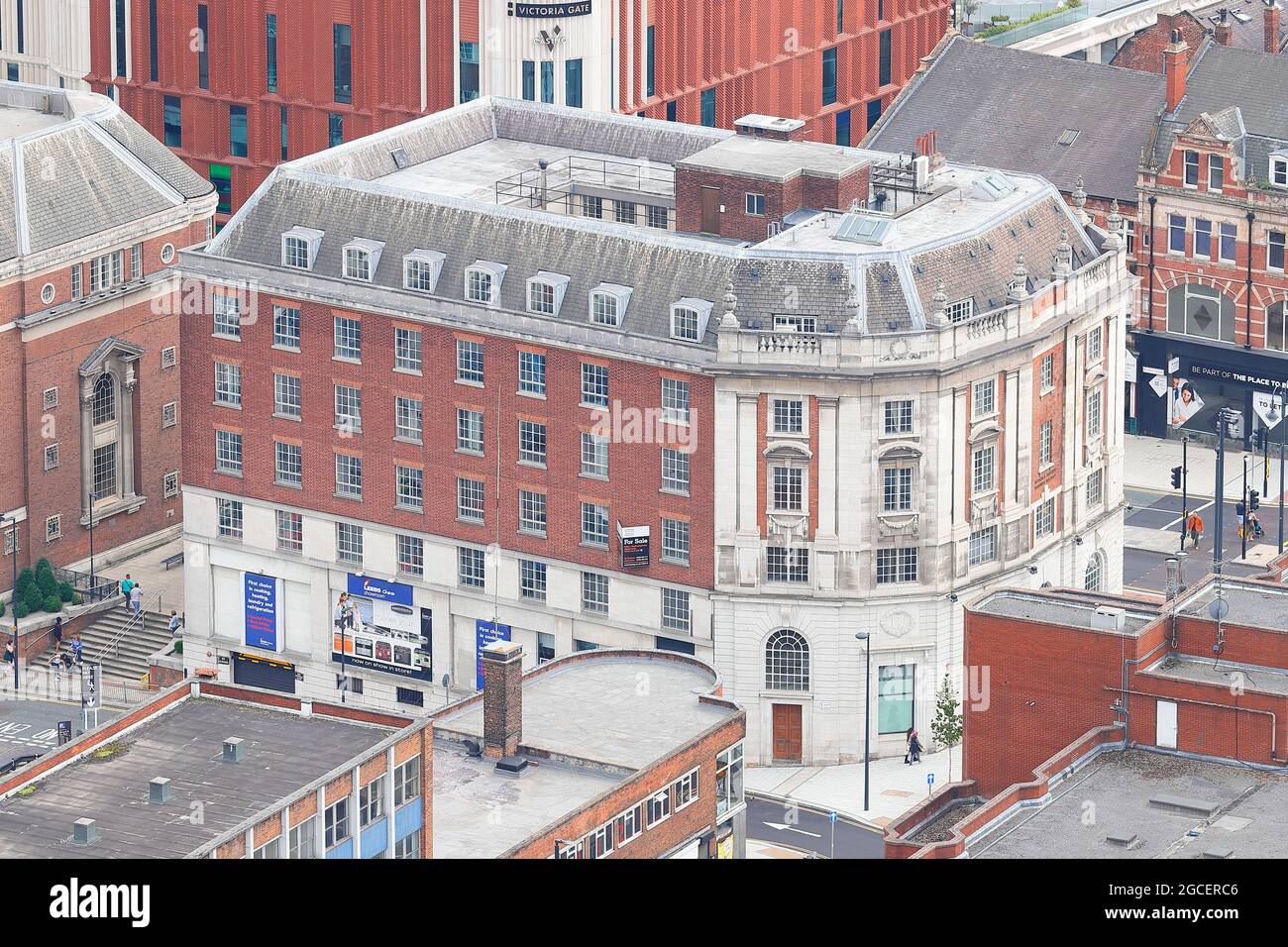 L'une des nombreuses vues sur le centre-ville de Leeds depuis le sommet du plus haut bâtiment du Yorkshire, « Altus House » Banque D'Images