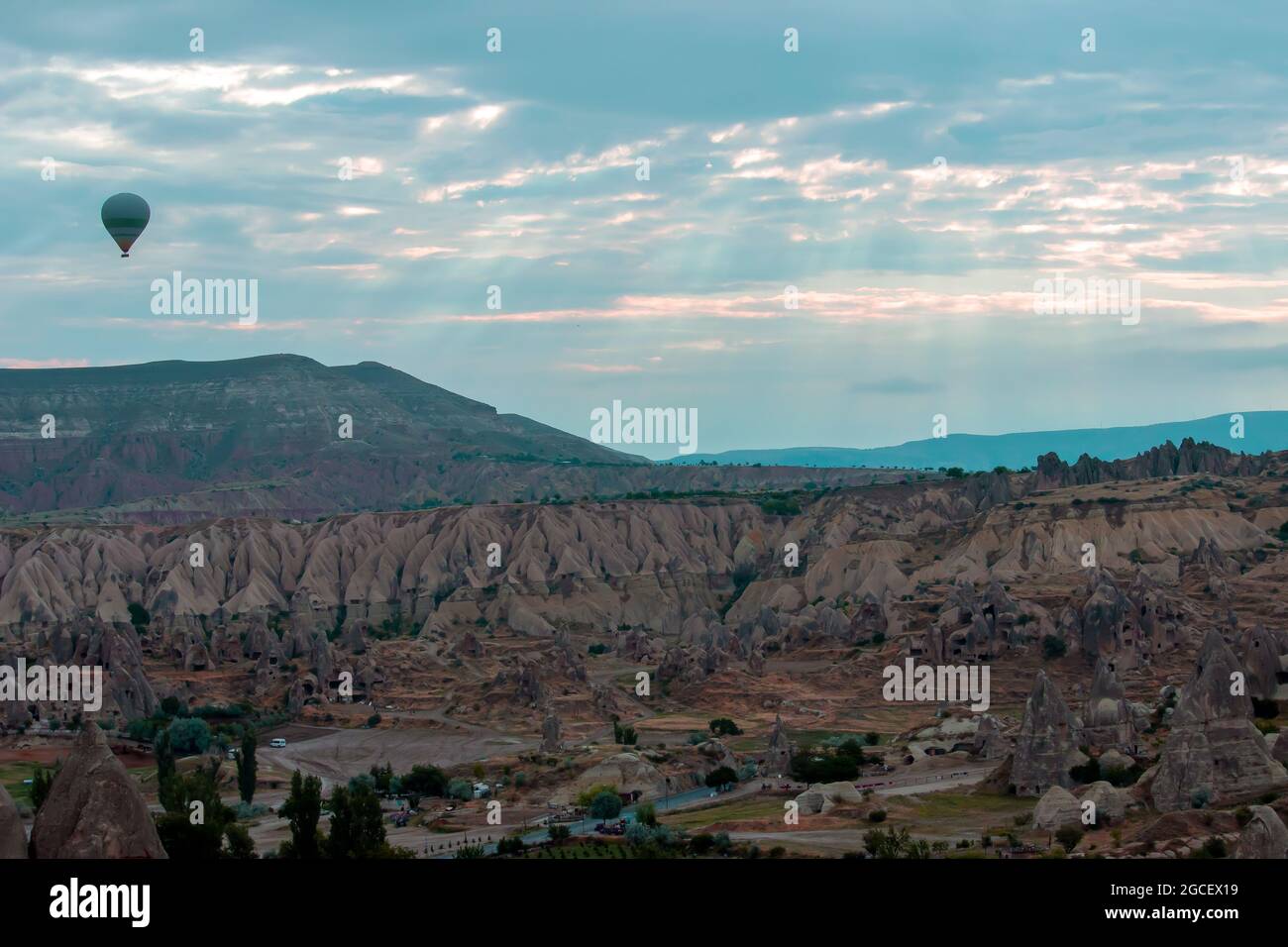 Cappadoce - Turquie, ballons d'air chaud dans le ciel à l'heure du matin, tourisme en Turquie, vue sur la vallée - Goreme - Nevsehir Banque D'Images