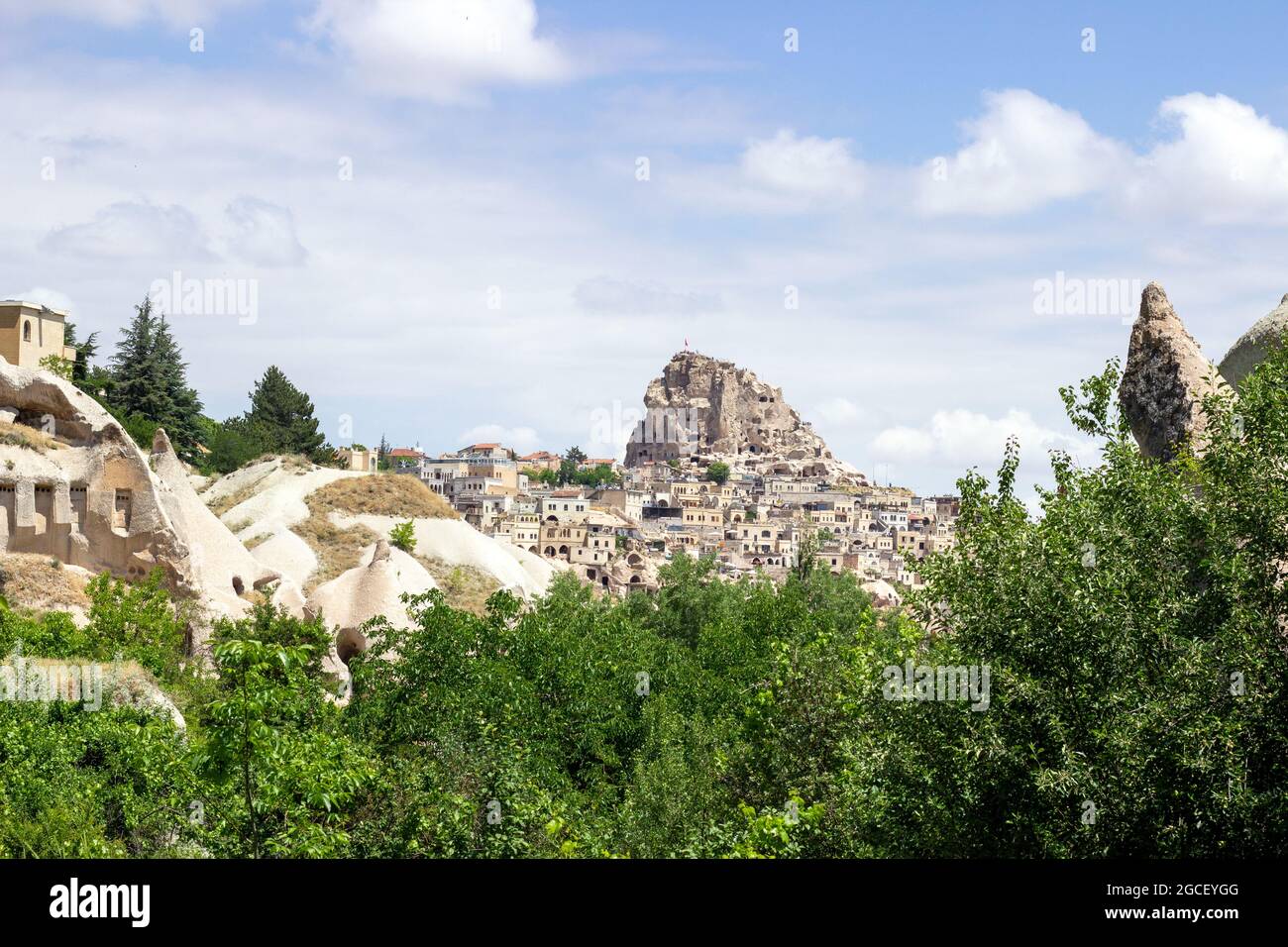 La célèbre photo du château d'Uçhisar. Incroyable château grotte. L'incroyable château de cheminée de fées. Banque D'Images