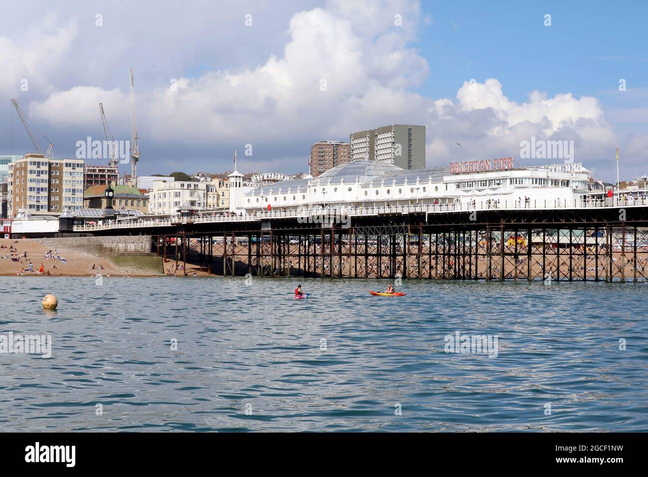 2021 08 04: Vue sur Brighton Palace Pier Banque D'Images
