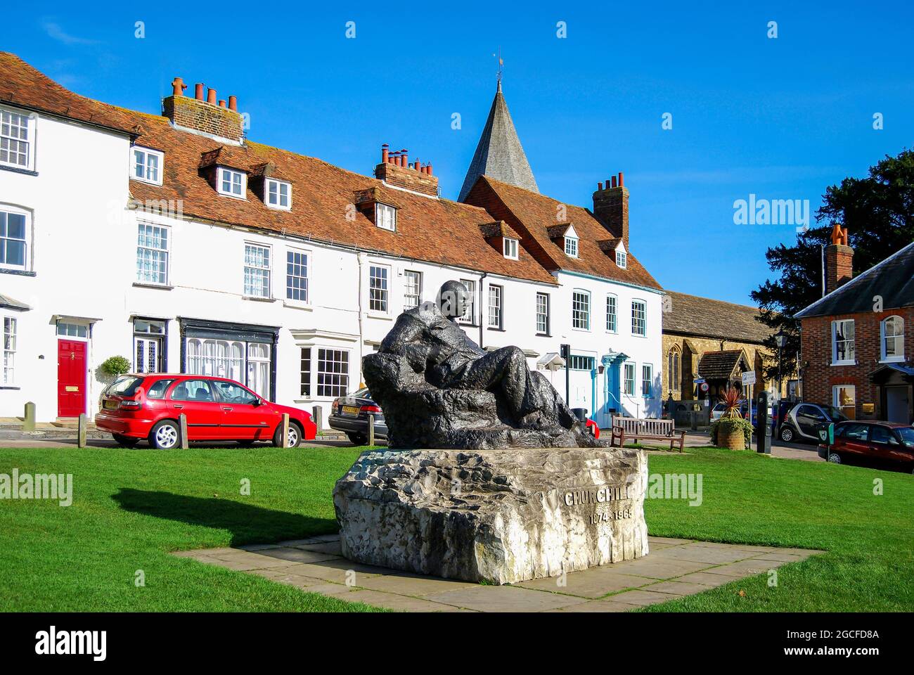 Le livre vert montrant Churchill Statue, Westerham, dans le Kent, Angleterre, Royaume-Uni Banque D'Images