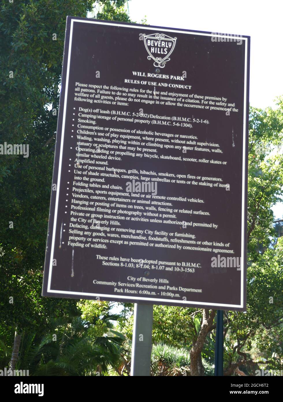 Beverly Hills Californie Etats Unis 7 Aout 21 Une Vue Generale De L Atmosphere De L Arrestation Du Chanteur George Michael Lieu Au Parc Commemoratif Will Rogers Le 7 Avril 1998 Montre Ici Le 7