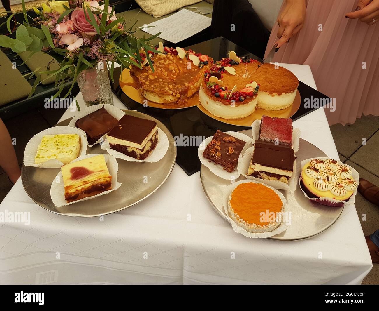 Torten und Kuchen BEI einer Hochzeit in Herzform Banque D'Images