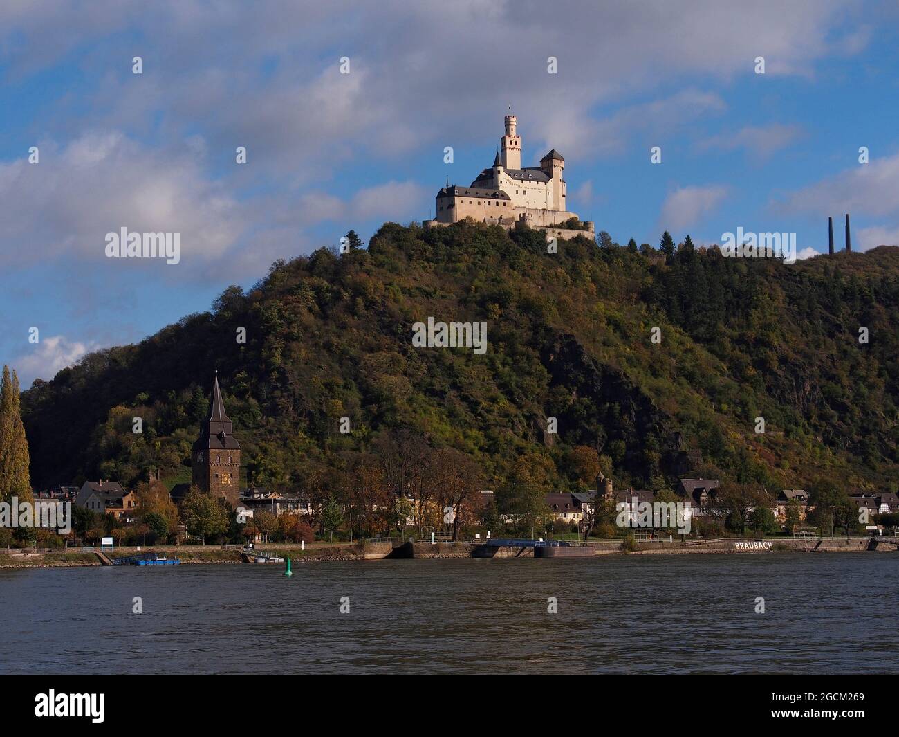 Le Marksburg est un château au-dessus de la ville de Braubach en Rhénanie-Palatinat, allemand Banque D'Images