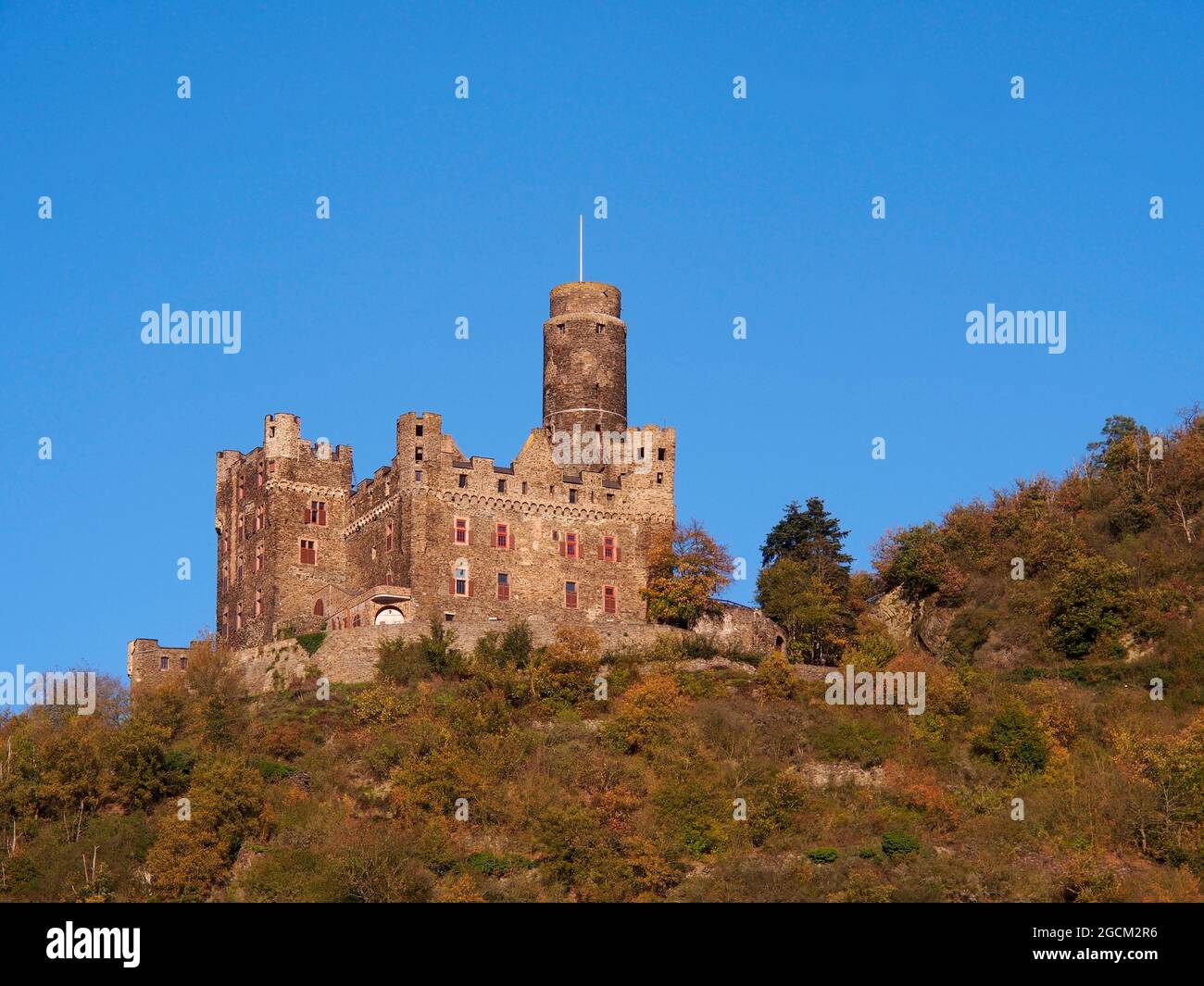 Château de Maus un château au-dessus du village de Wellmich en Rhénanie-Palatinat, Allemagne qui a une tour inhabituelle Banque D'Images