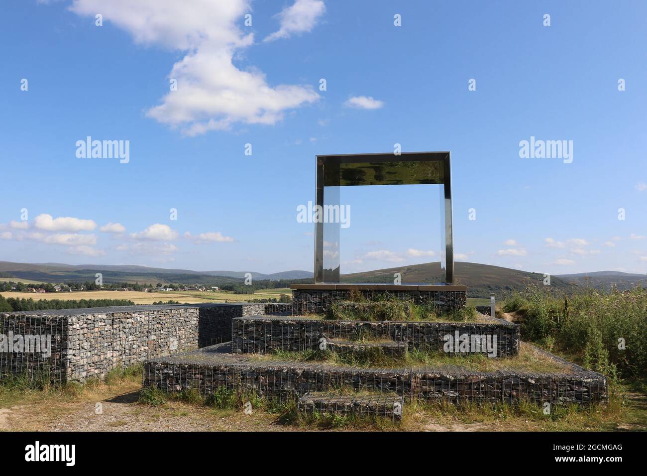 Installation artistique encore par Angus Ritchie surplombant Tomintoul Banque D'Images