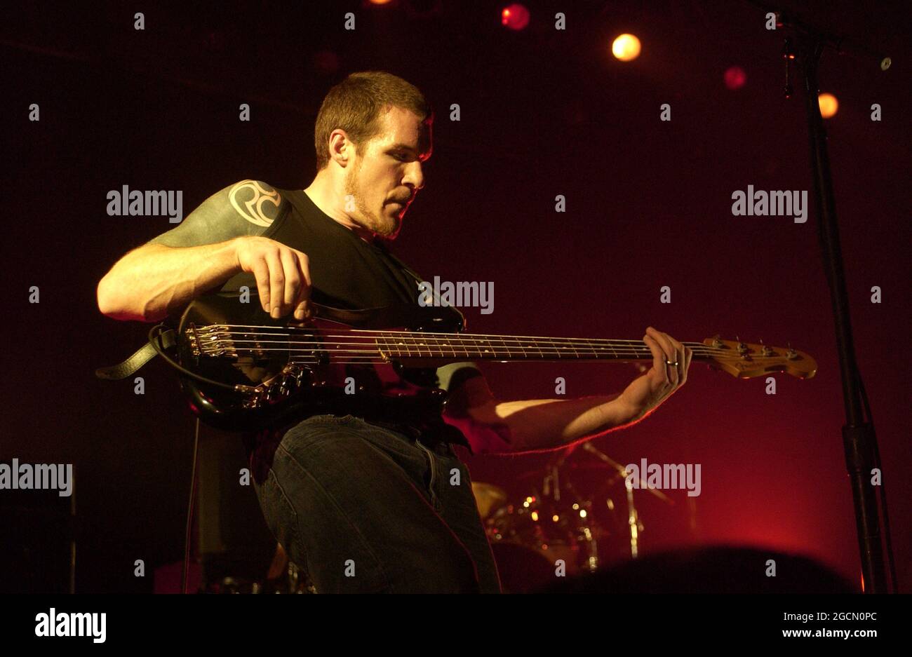 Milan Italie 2003-01-22 : concert en direct de l'Audiolave à Alcatraz, Tim Commerford pendant le concert Banque D'Images Milan Italie 2003-01-22 : concert en direct de l'Audiolave à Alcatraz, Tim Commerford pendant le concert Banque D'Images