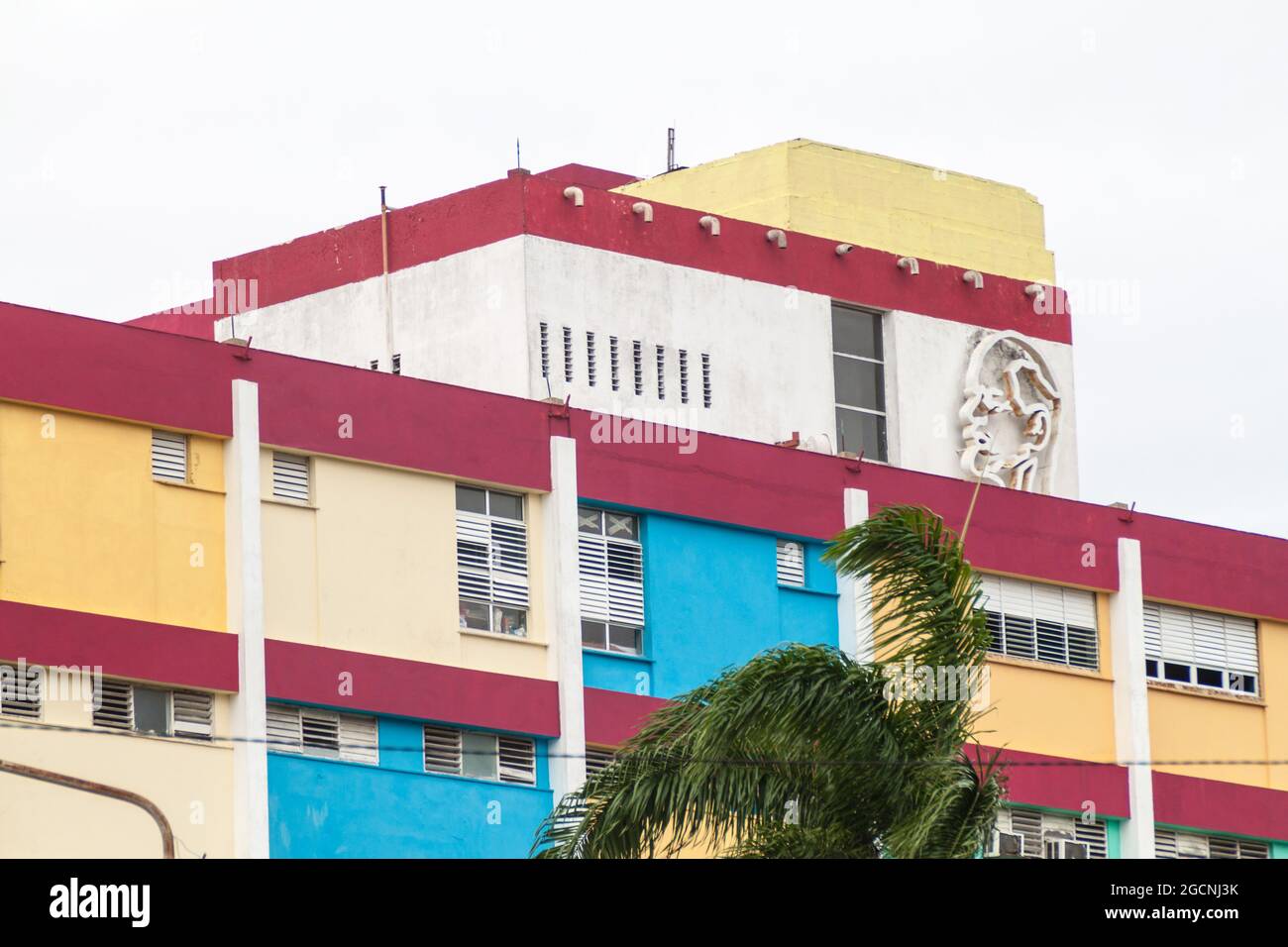 Portrait de Lénine sur l'hôpital Lénine à Holguin, Cuba Banque D'Images