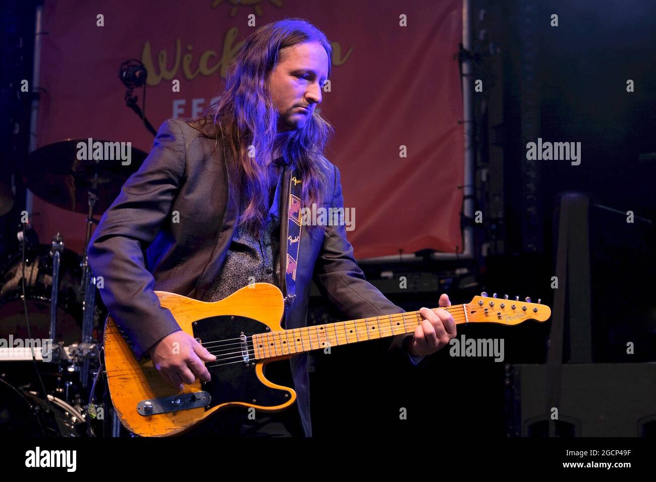 Wickham, Royaume-Uni. 08 août 2021. Benjamin Collett Mills, lauréat du prix de l'album Platinum, alias Ben Mills, guitariste de rock anglais et finaliste du X-Factor, joue en direct sur scène avec le groupe Cregan & Co au Wickham Festival. (Photo par Dawn Fletcher-Park/SOPA Images/Sipa USA) crédit: SIPA USA/Alay Live News Banque D'Images