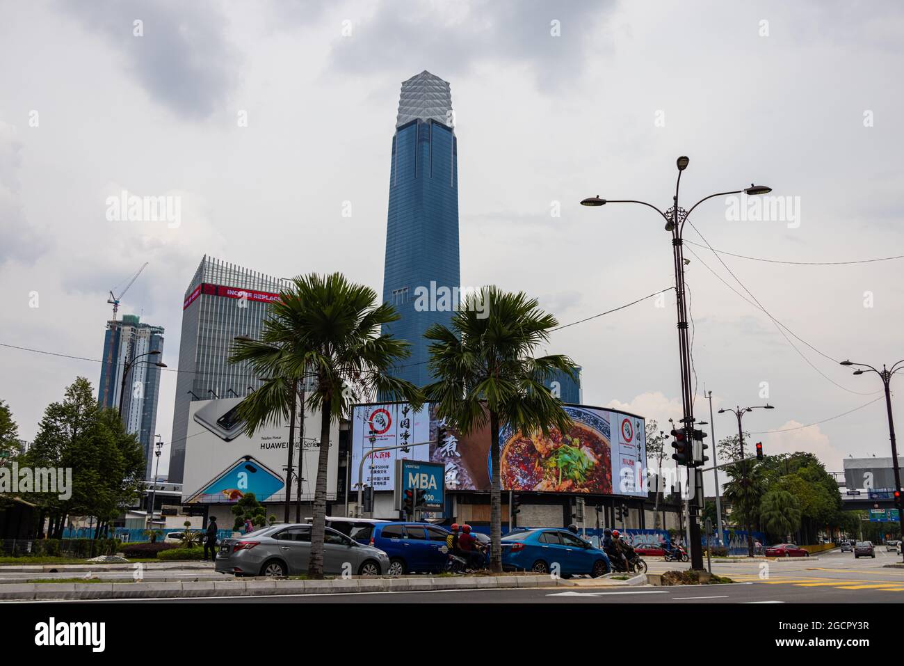 Kuala Lumpur, Malaisie - 04 octobre 2020 : l'échange 106 à la métropole malaisienne Kuala Lumpur. Le gratte-ciel de 445 mètres de haut est l'un des grands Banque D'Images