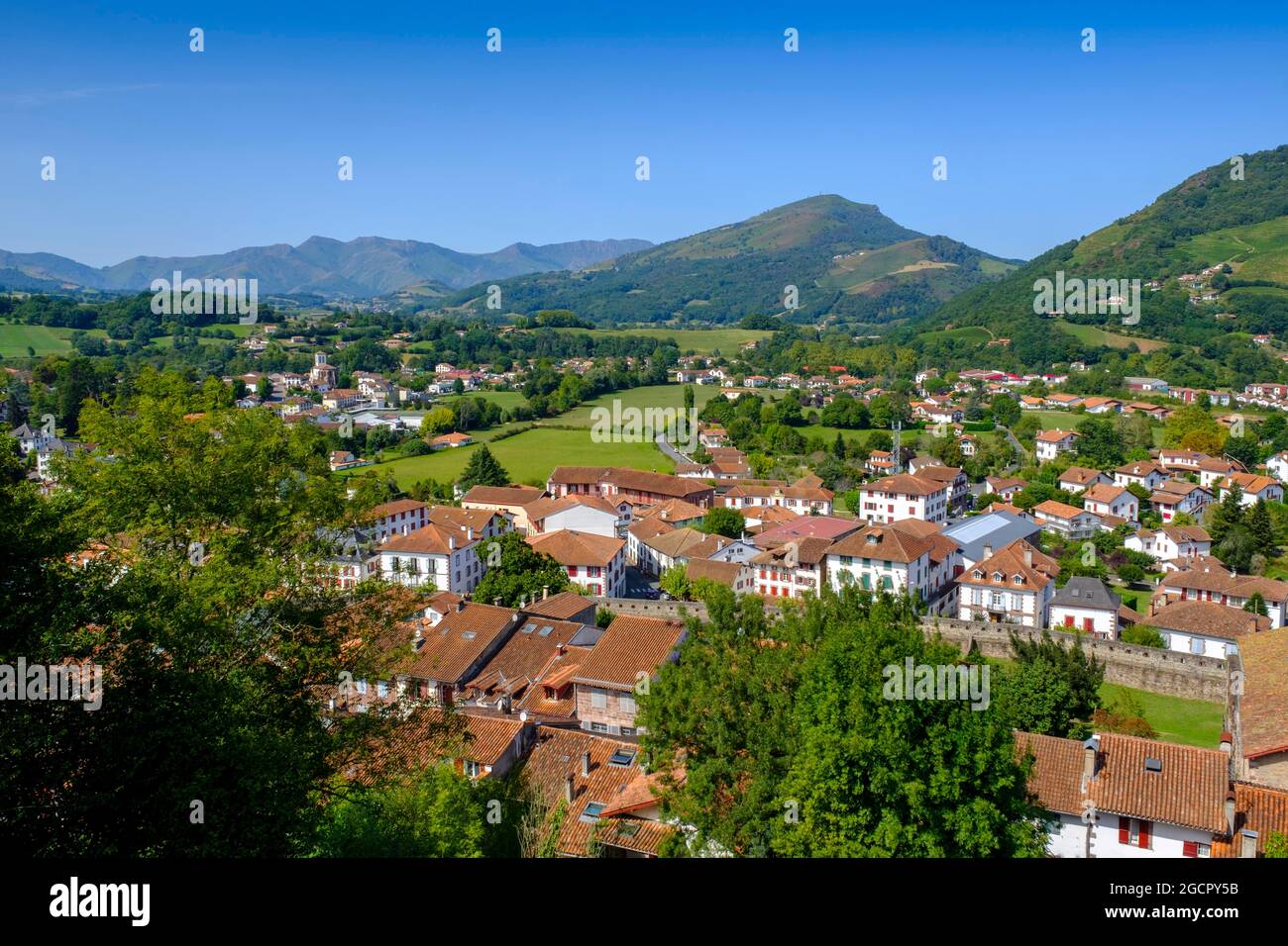 De la Citadelle à la vieille ville, Saint-Jean-pied-de-Port, chemin de Saint James, via Podiensis, Camino Frances, Pyrénées, département Banque D'Images