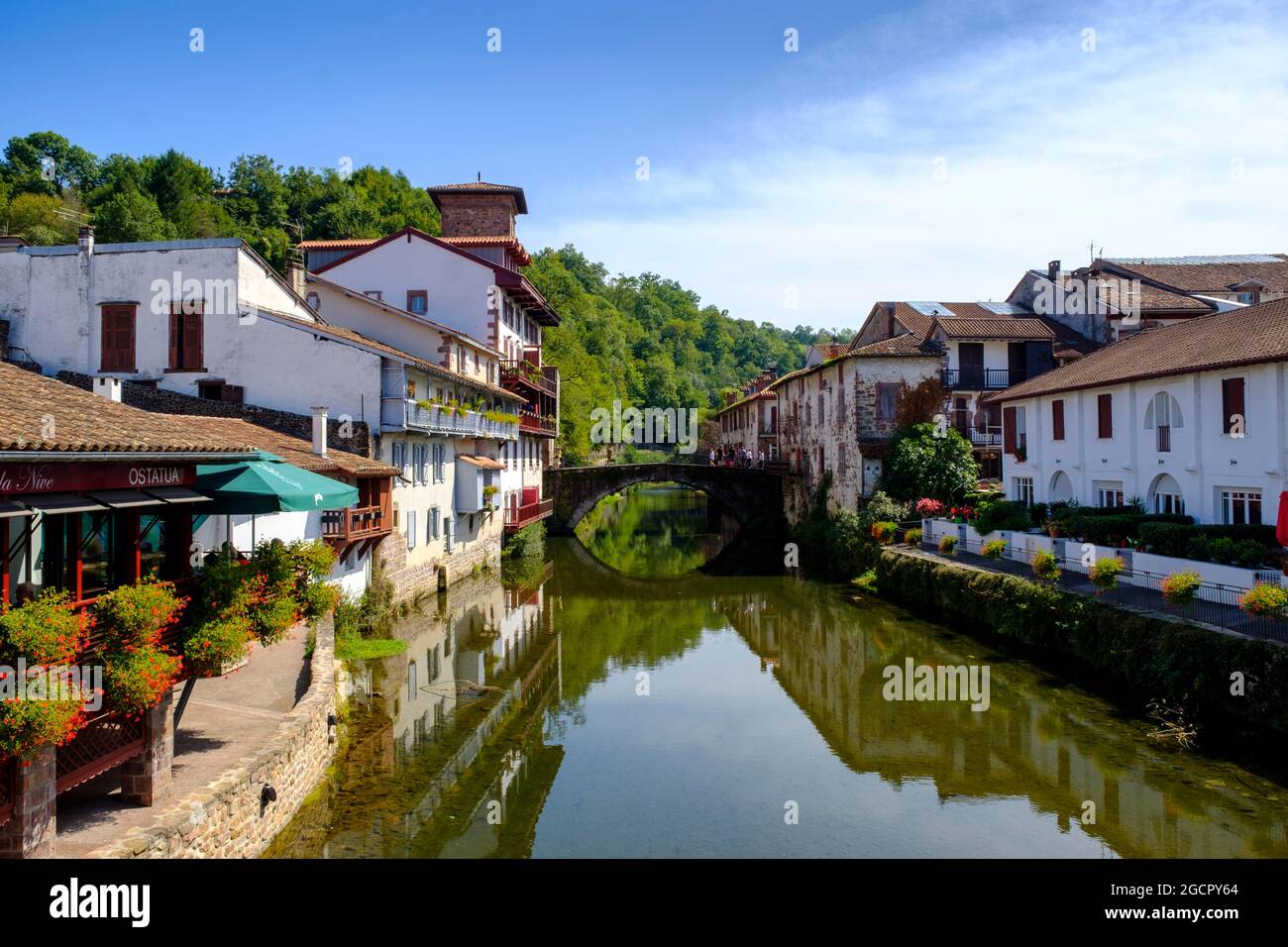 Nive de Beherobie, Saint-Jean-pied-de-Port, chemin de Saint James, via Podiensis, Camino Frances, Pyrénées, Département Pyrénées-Atlantiques. Banque D'Images
