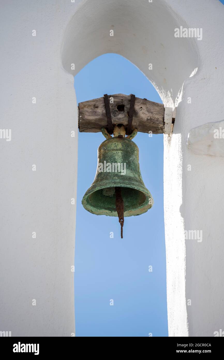 Cloche d'église d'Agios Antonios, Eglise orthodoxe grecque, Marpissa, Paros, Cyclades, Grèce Banque D'Images