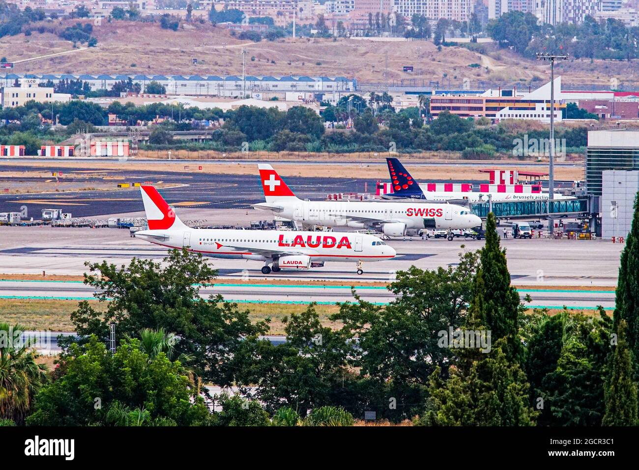 Malaga, Espagne. 09e août 2021. Un séjour en avion Laura Air à l'aéroport de Malaga Costa del sol à Malaga. Skytrax a attribué la note maximale à l'aéroport de Malaga - Costa del sol dans le cadre du programme Covid-19 Safety Ratings. Les touristes du Royaume-Uni qui ont déjà été vaccinés contre Covid19 n'auront pas à mettre en quarantaine à leur retour d'Espagne. Crédit : SOPA Images Limited/Alamy Live News Banque D'Images