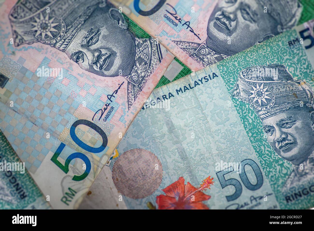 Un gros plan sur l'ancien et le nouveau billet de banque de 50 Ringgit Malaisie. Un groupe de cinquante notes ringgit, la monnaie de la Malaisie. Banque D'Images