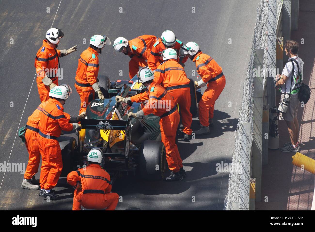 Heikki Kovalainen (fin) Caterham CT01 a fait sauter son moteur lors de la première session de pratique. Grand Prix de Monaco, jeudi 24 mai 2012. Monte Carlo, Monaco. Banque D'Images