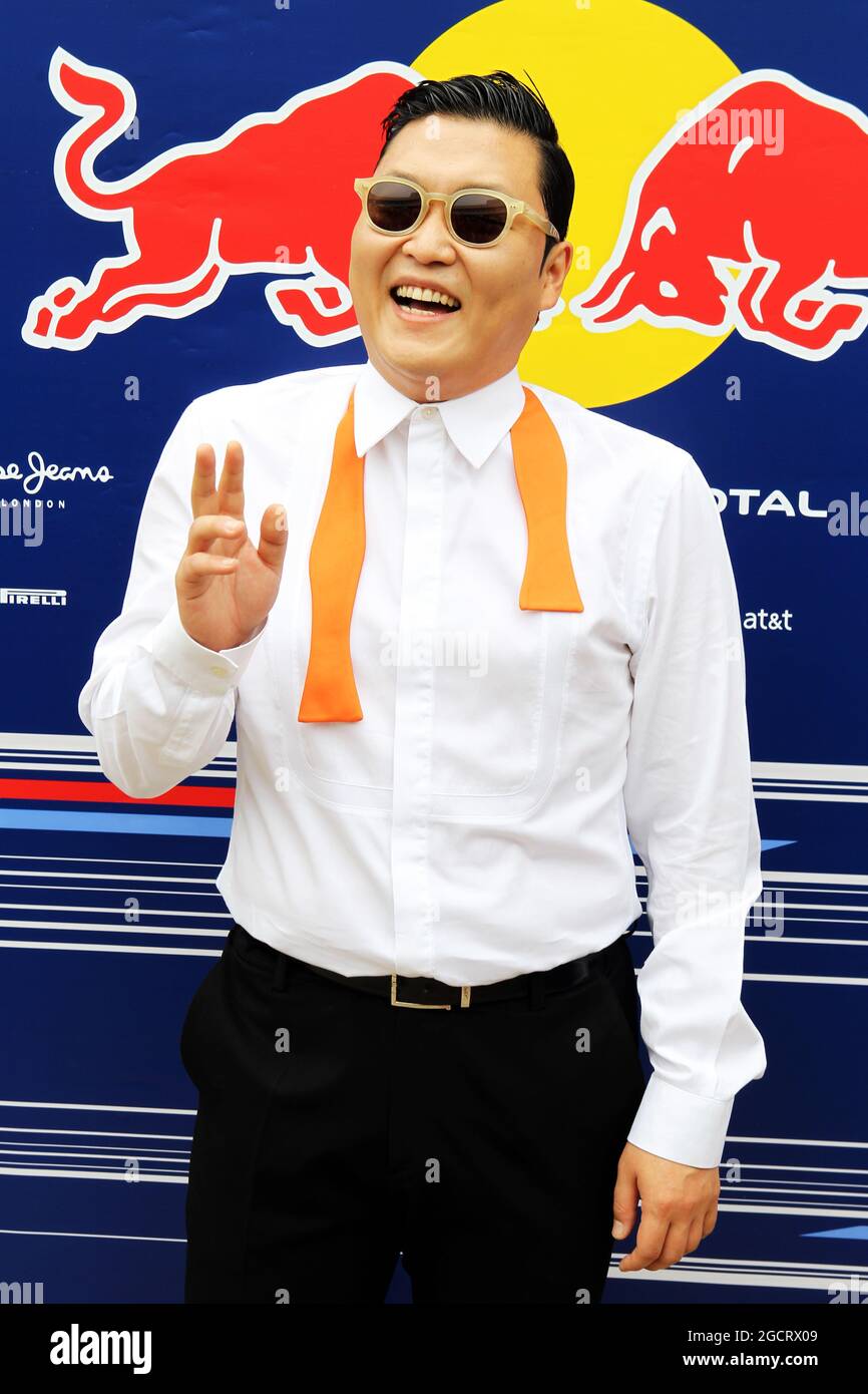 Psy (KOR) Rapper célèbre pour Gangnam style. Grand Prix de Corée, dimanche 14 octobre 2012. Yeongam, Corée du Sud. Banque D'Images