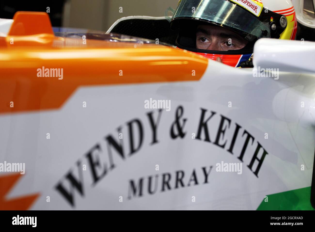 Paul di Resta (GBR) Sahara Force India VJM05 avec les gagnants Wendy et Keith Murray Branding. Grand Prix d'Abu Dhabi, jeudi 1er novembre 2012. Yas Marina circuit, Abu Dhabi, Émirats Arabes Unis. Banque D'Images