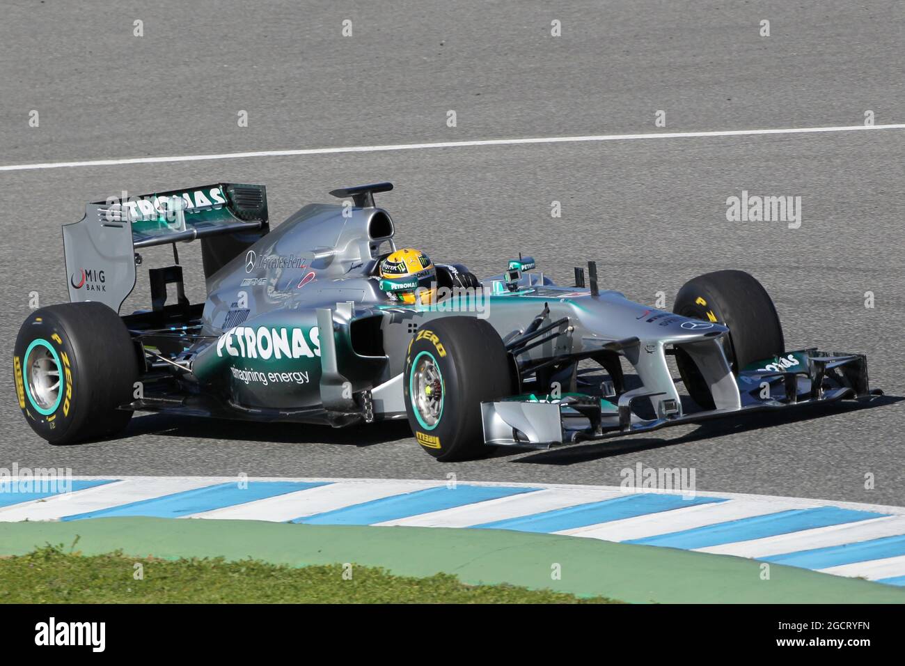 Lewis Hamilton (GBR) Mercedes AMG F1 W04 a sa première course. Lancement de Mercedes AMG F1 W04, lundi 4 février 2013. Jerez, Espagne. Banque D'Images