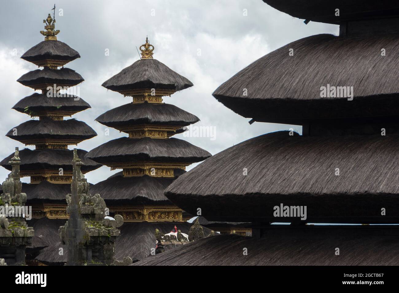 Tours Meru du Saint temple de Besakih. Bali, Indonésie. Banque D'Images