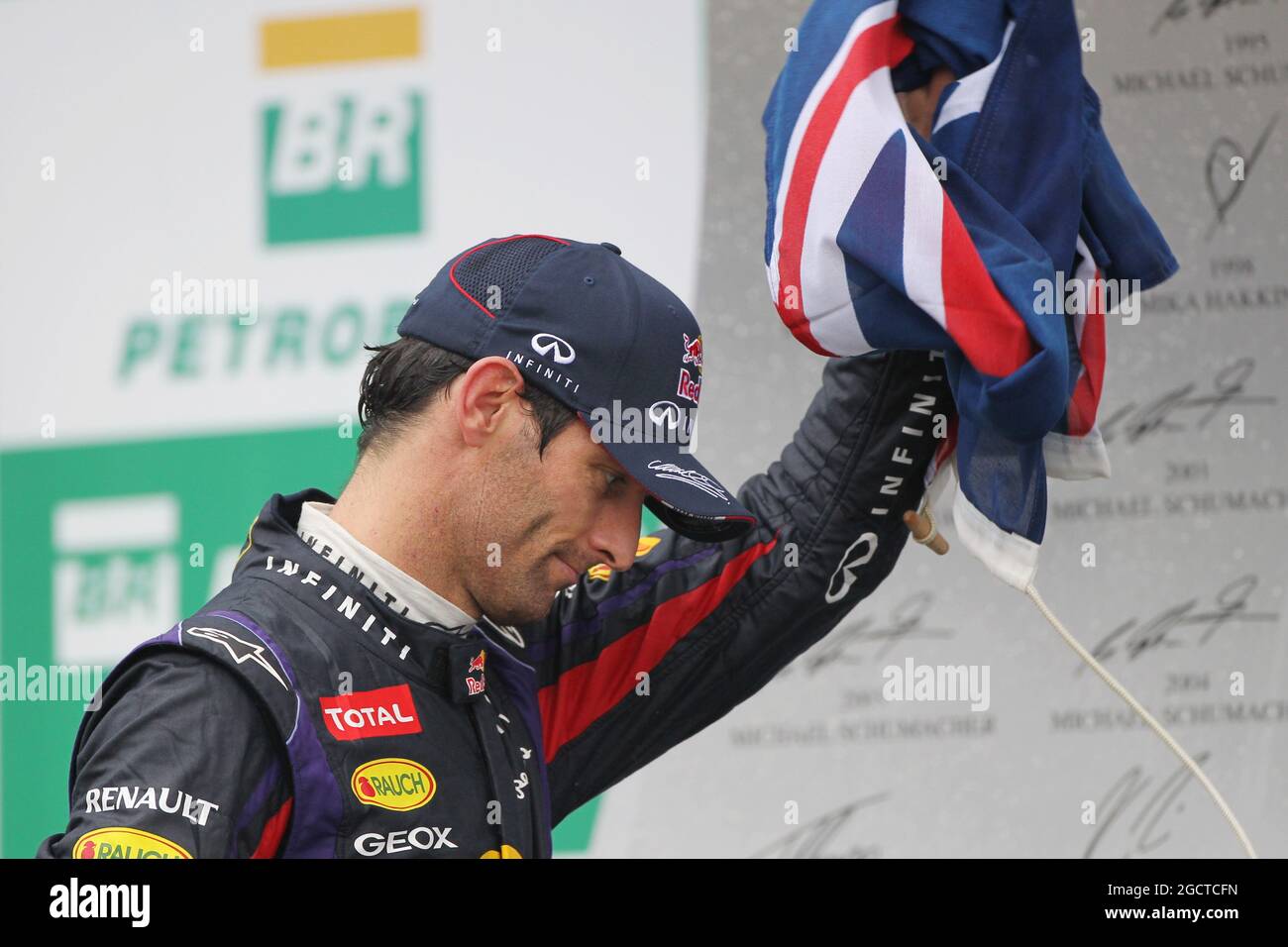 Mark Webber (AUS) Red Bull Racing célèbre sa deuxième position et dernier GP sur le podium. Grand Prix brésilien, dimanche 24 novembre 2013. Sao Paulo, Brésil. Banque D'Images