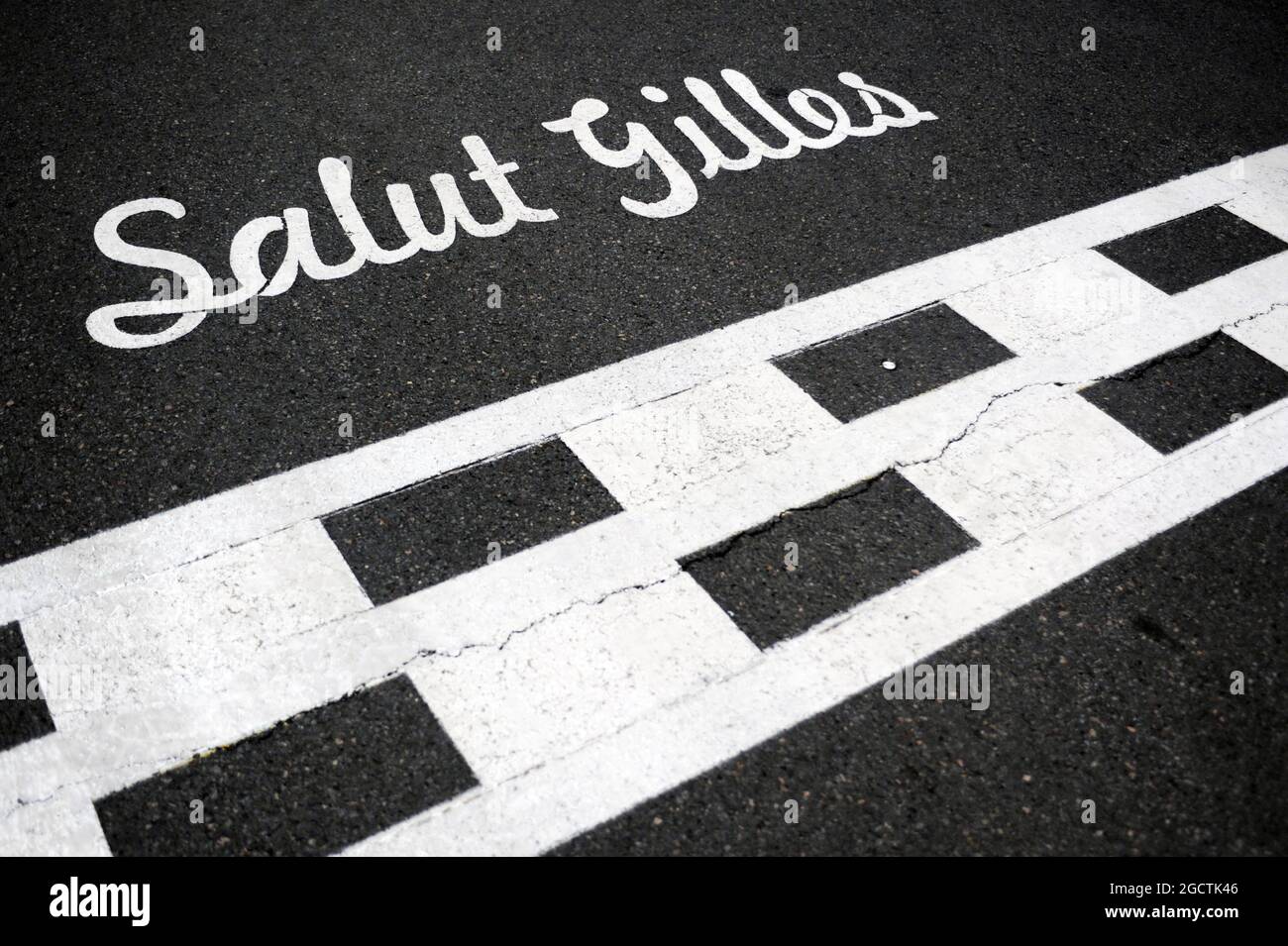 Salut Gilles - hommage sur la ligne de départ à Gilles Villeneuve. Grand Prix du Canada, jeudi 5 juin 2014. Montréal, Canada. Banque D'Images Salut Gilles - hommage sur la ligne de départ à Gilles Villeneuve. Grand Prix du Canada, jeudi 5 juin 2014. Montréal, Canada. Banque D'Images