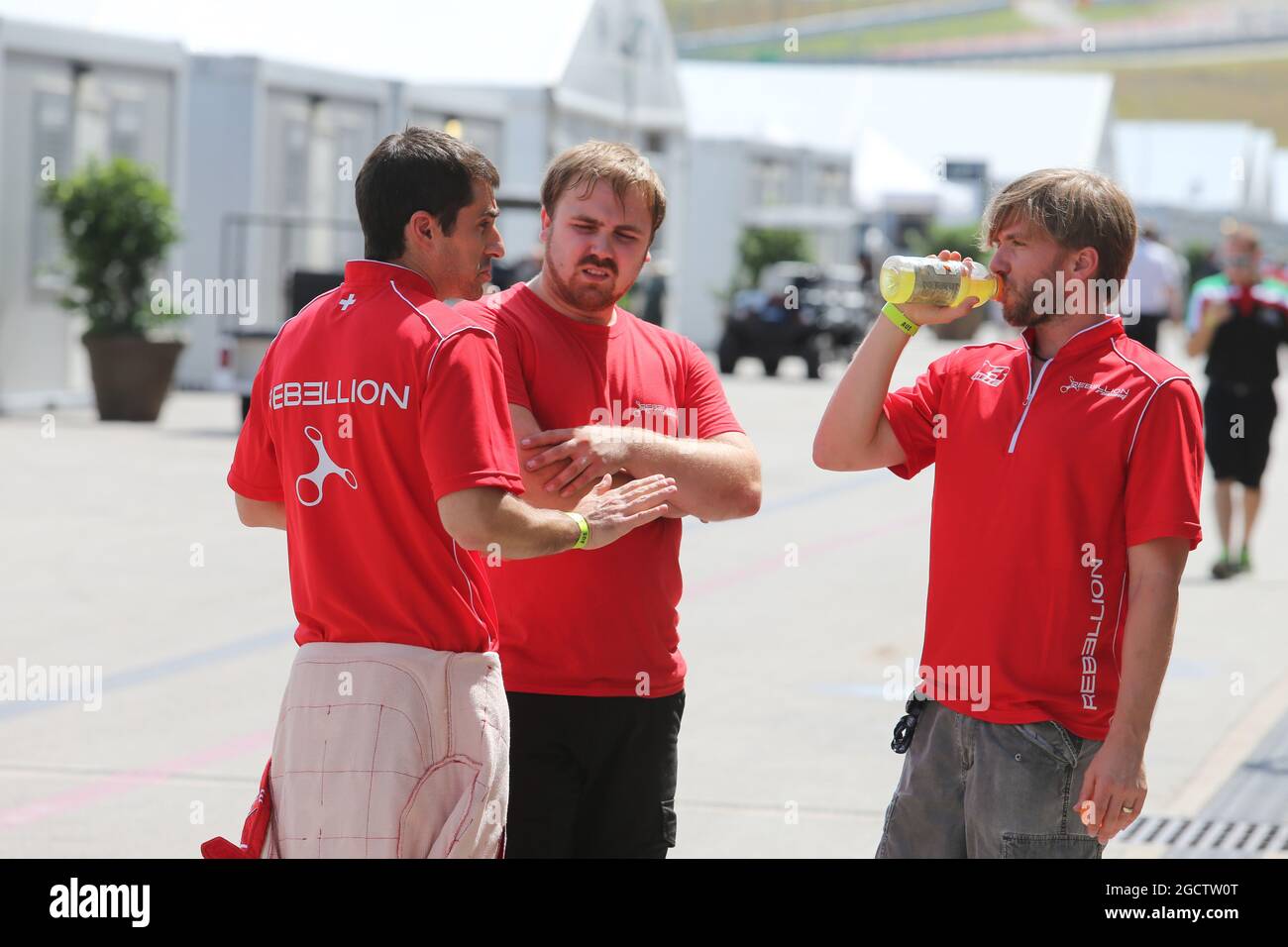 Nicolas Prost (FRA) (à gauche) et Nick Heidfeld (GER) (à droite) #12 Rebellion Racing Rebellion R1 Toyota. FIA World Endurance Championship, Rd 4, 6 heures de circuit of the Americas. Jeudi 18 septembre 2014. Austin, Texas, États-Unis. Banque D'Images