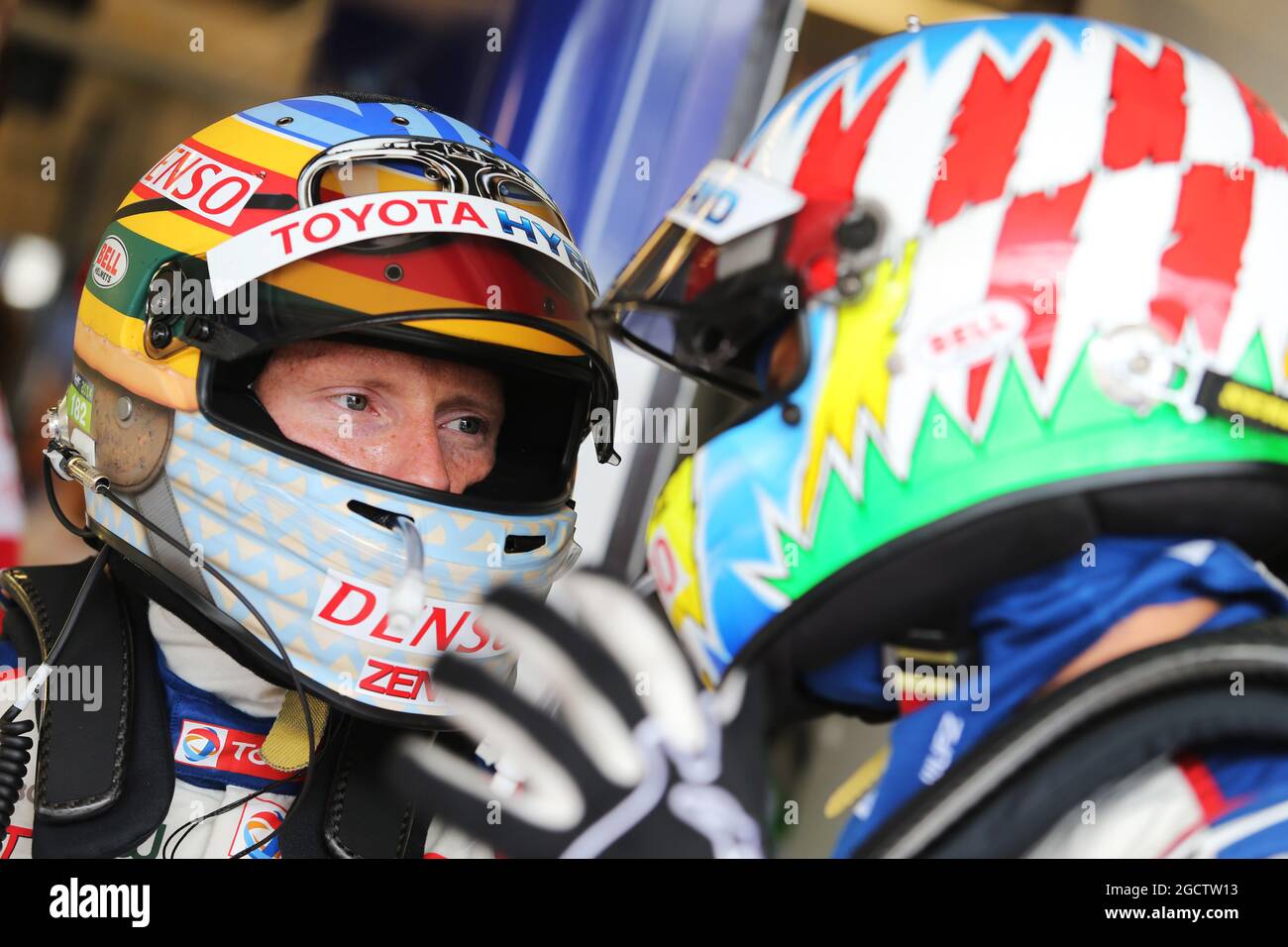 Alexander Wurz (AUT) (à droite) et Mike Conway (GBR) (à gauche) #07 Toyota Racing Toyota TS040 Hybrid. FIA World Endurance Championship, Rd 4, 6 heures de circuit of the Americas. Jeudi 18 septembre 2014. Austin, Texas, États-Unis. Banque D'Images