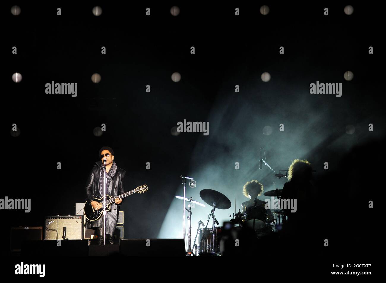 Lenny Kravitz (Etats-Unis) joue un concert dans le Parc Olympique. Grand Prix de Russie, samedi 11 octobre 2014. Sotchi Autodrom, Sotchi, Russie. Banque D'Images