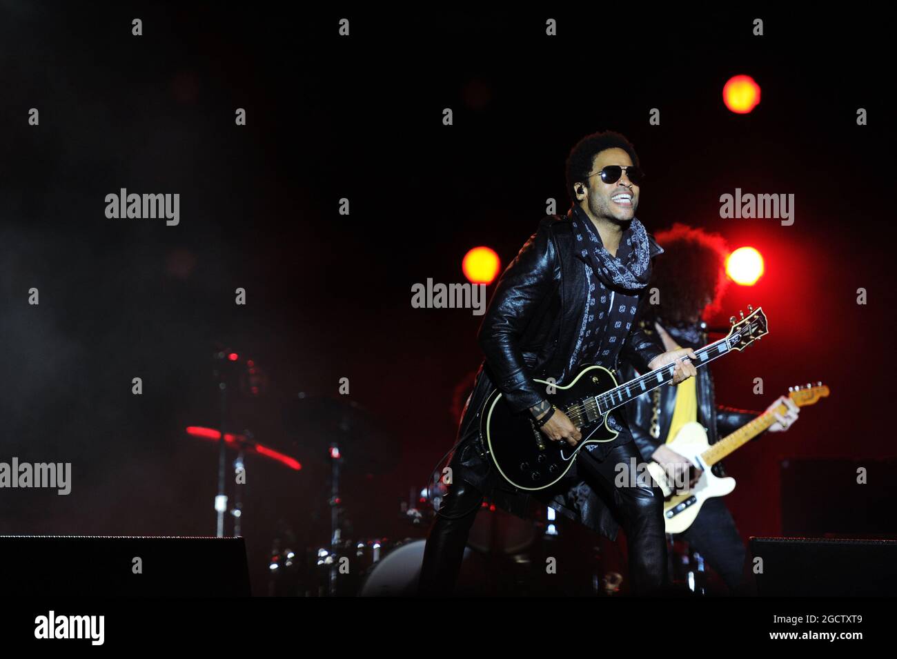 Lenny Kravitz (Etats-Unis) joue un concert dans le Parc Olympique. Grand Prix de Russie, samedi 11 octobre 2014. Sotchi Autodrom, Sotchi, Russie. Banque D'Images