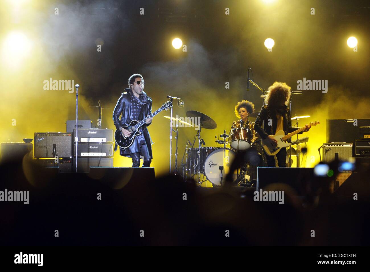 Lenny Kravitz (Etats-Unis) joue un concert dans le Parc Olympique. Grand Prix de Russie, samedi 11 octobre 2014. Sotchi Autodrom, Sotchi, Russie. Banque D'Images