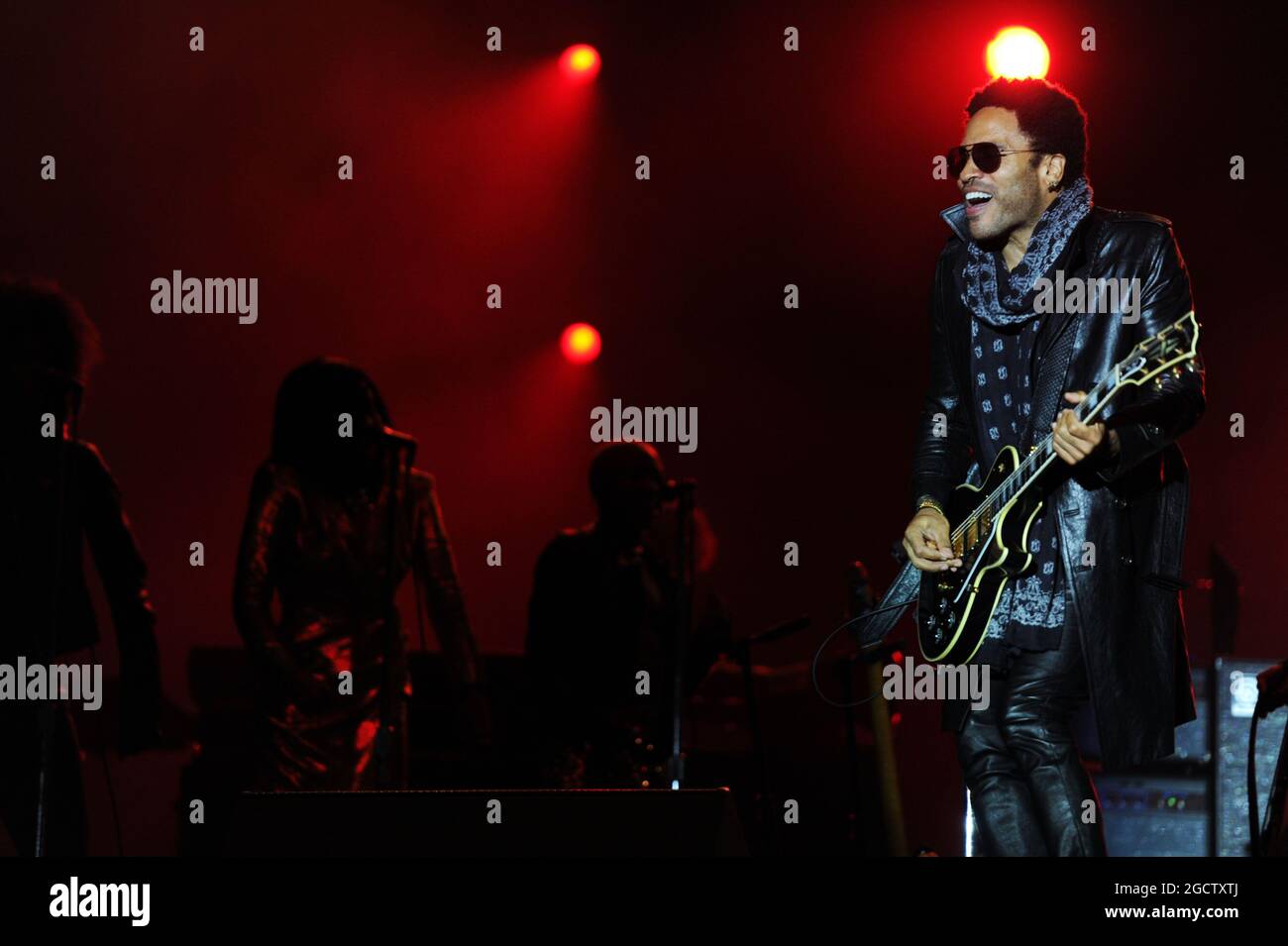 Lenny Kravitz (Etats-Unis) joue un concert dans le Parc Olympique. Grand Prix de Russie, samedi 11 octobre 2014. Sotchi Autodrom, Sotchi, Russie. Banque D'Images